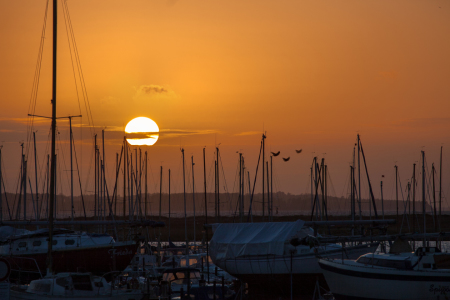 Bild-Nr: 11523731 Sonnenuntergang im Hafen Erstellt von: ARTepART